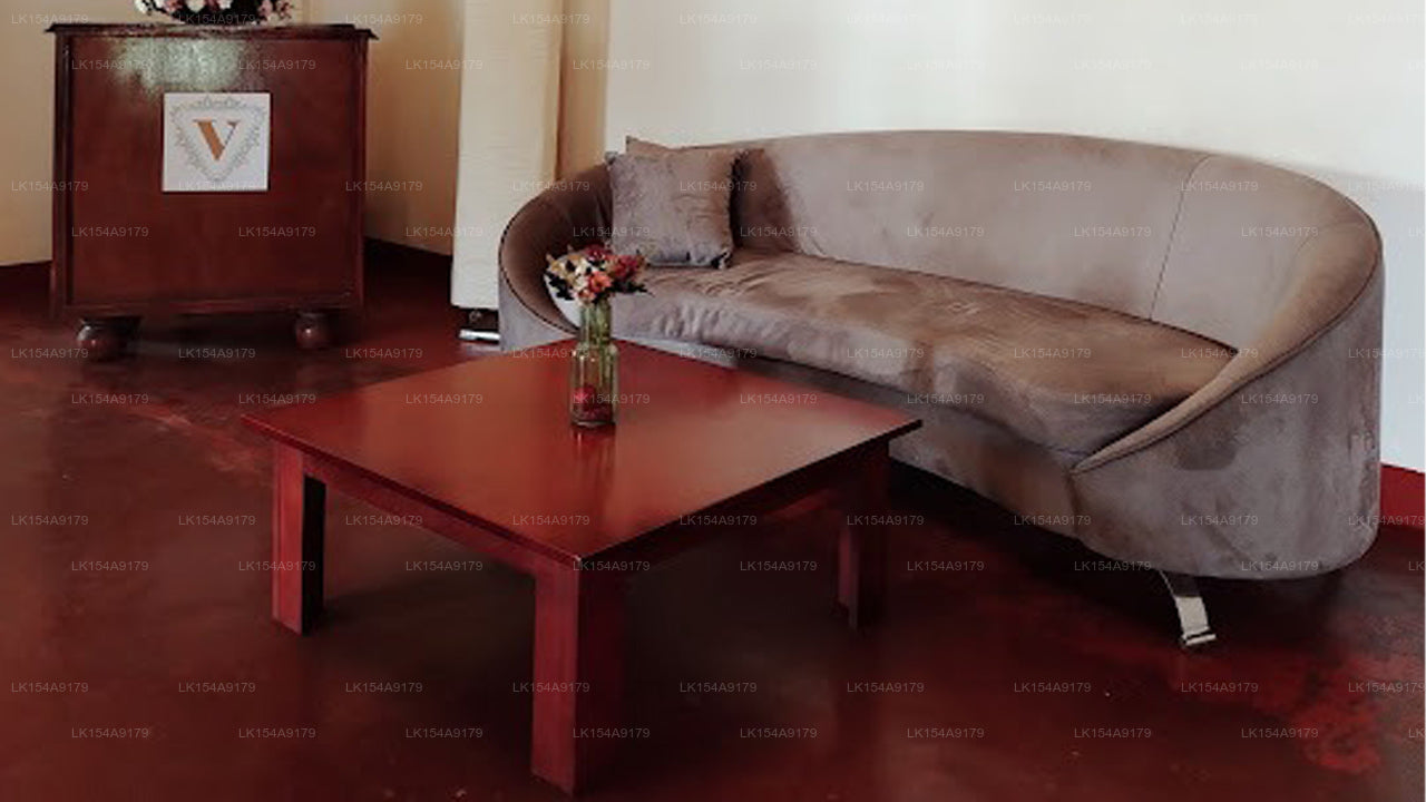 Grand Colonial Viveka, Kurunegala