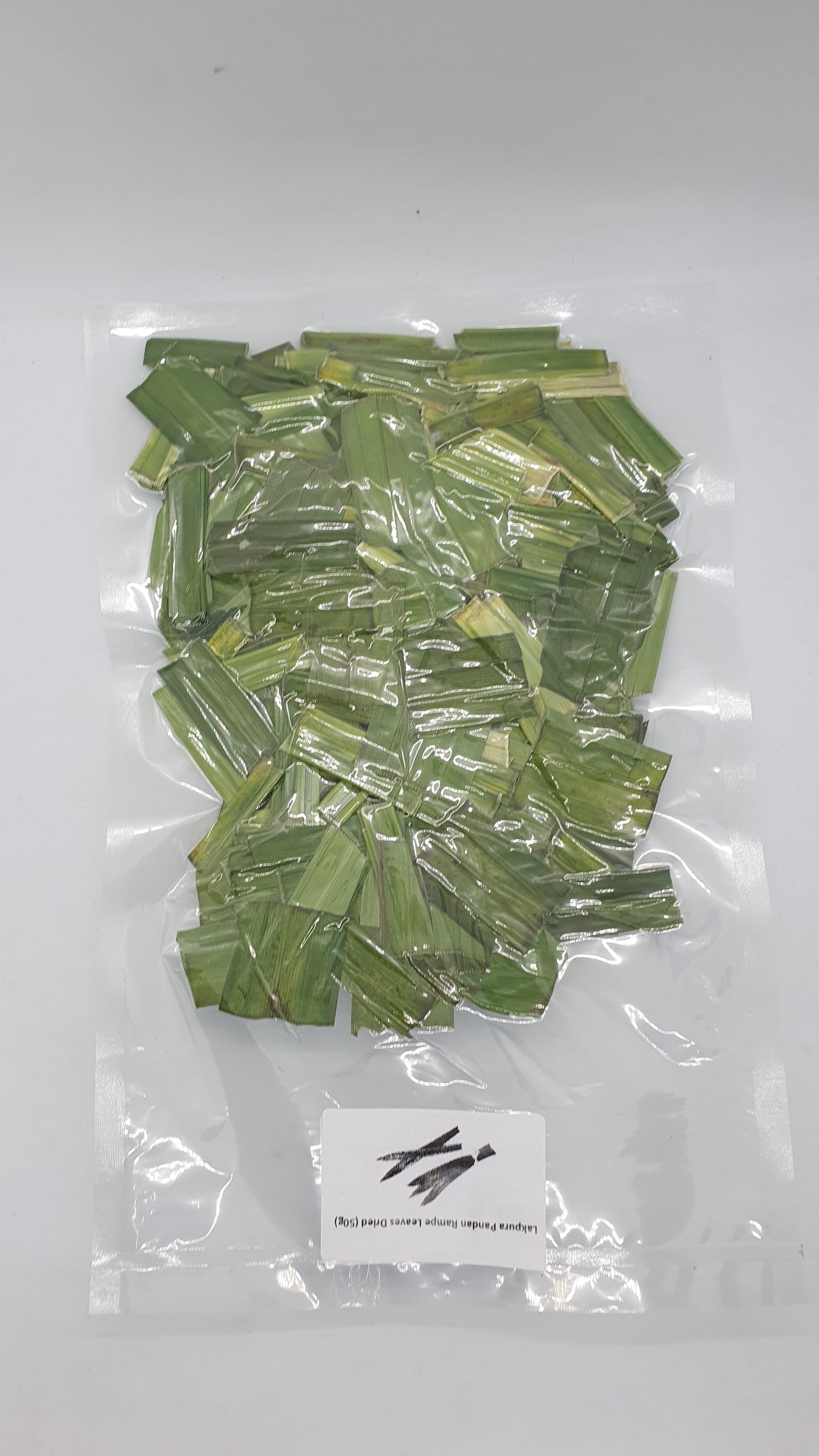 Lakpura® Dehydrated Pandan (Rampe) Leaves