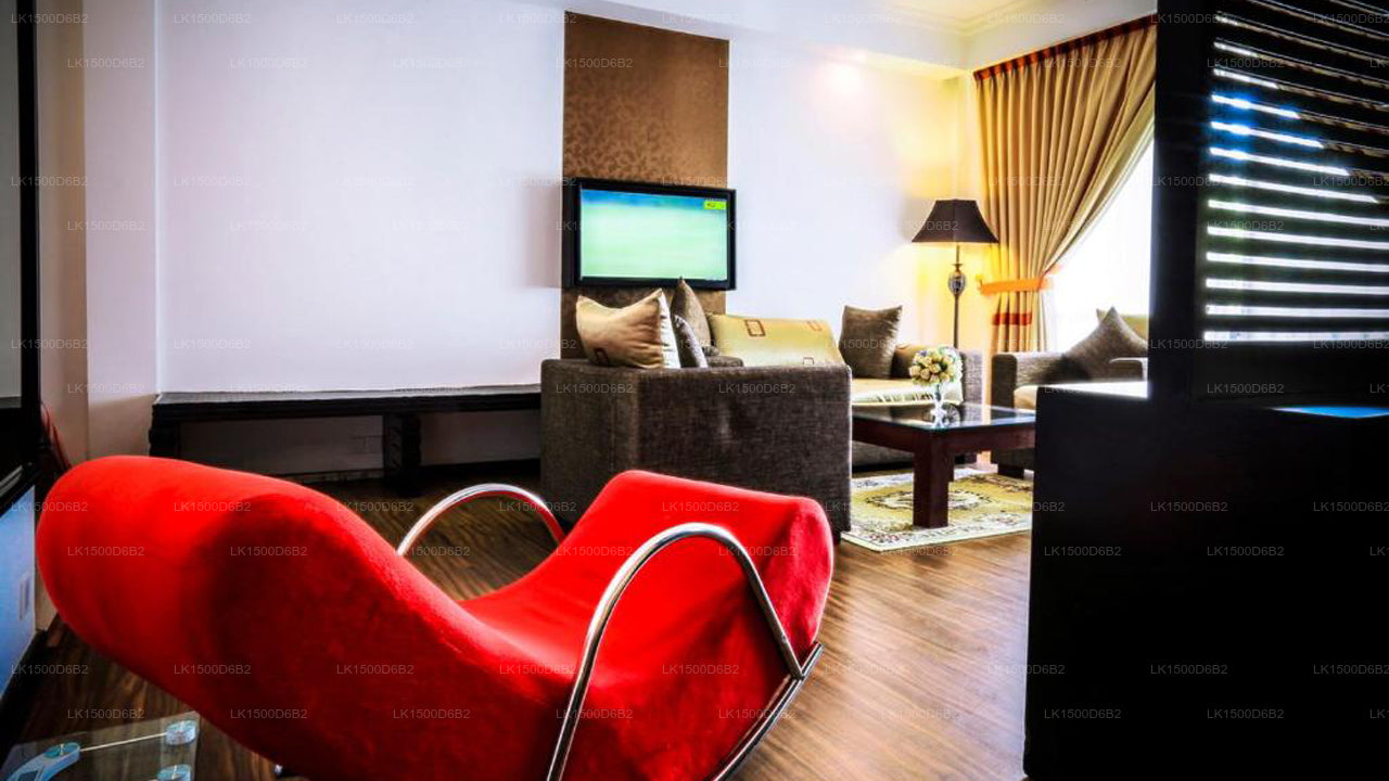 The Covanro, Veyangoda