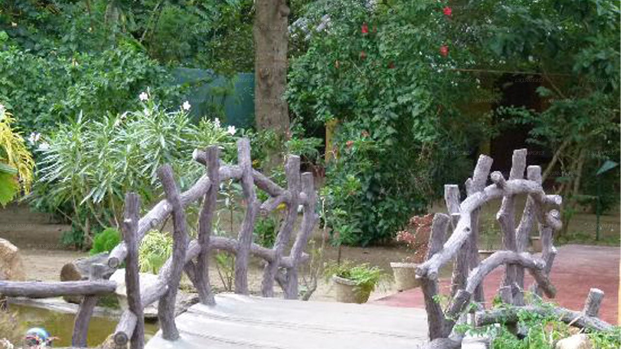 Pala Hotel, Tissamaharama