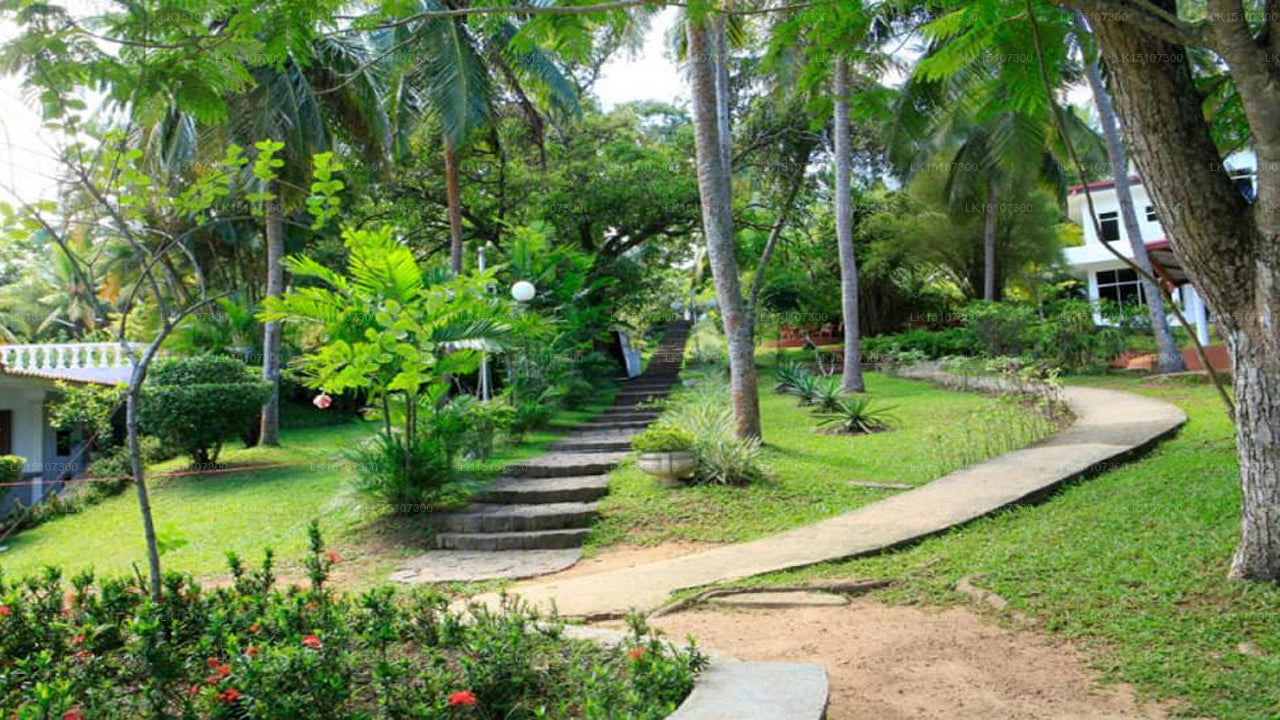 Aqua Pearl Lake Resort, Moratuwa