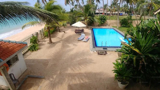 Six Degrees North, Ambalangoda