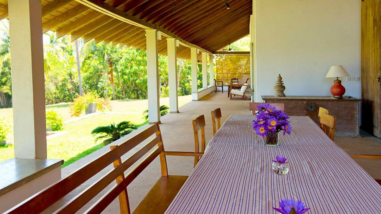 Blue Heights, Dikwella