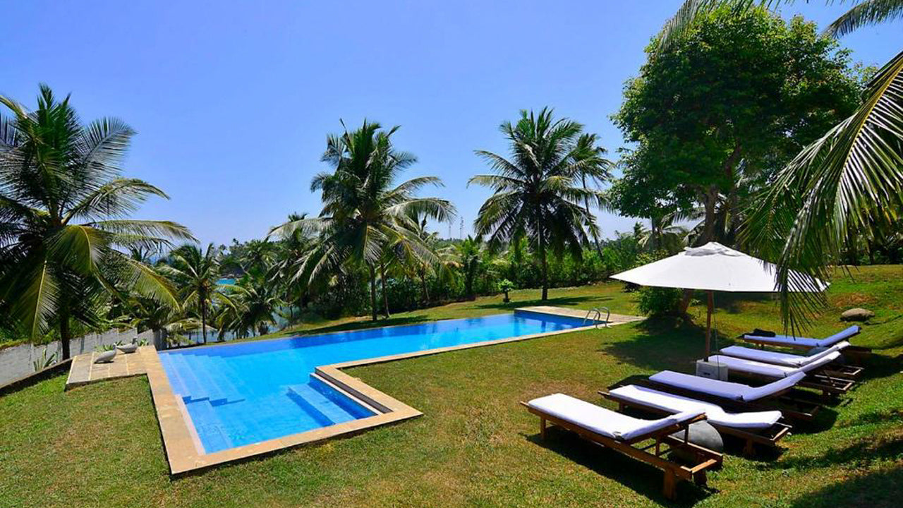 Blue Heights, Dikwella