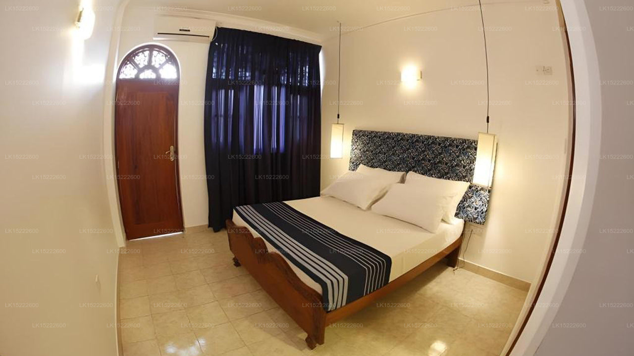 C Negombo, Negombo