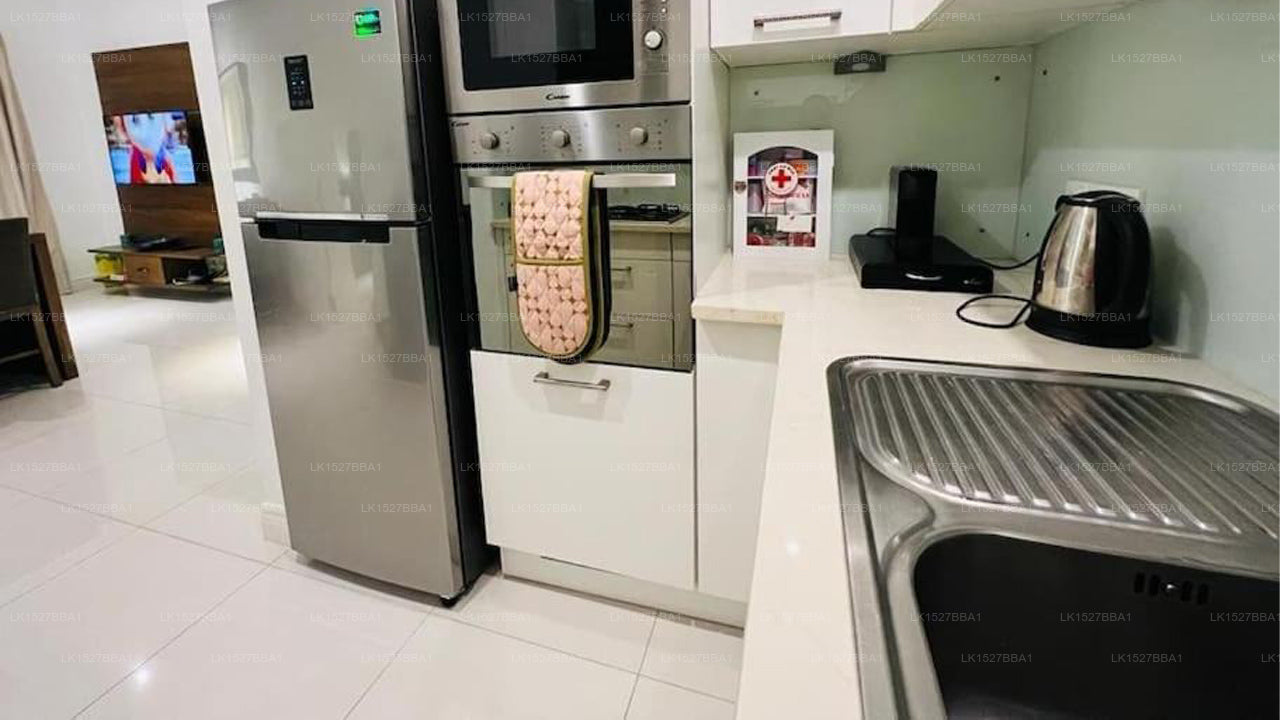 Ocean stays sea view apartment, mount lavinia