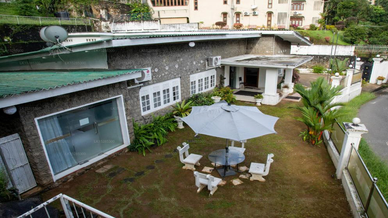 Funk Bunks - By The Lake, Kandy