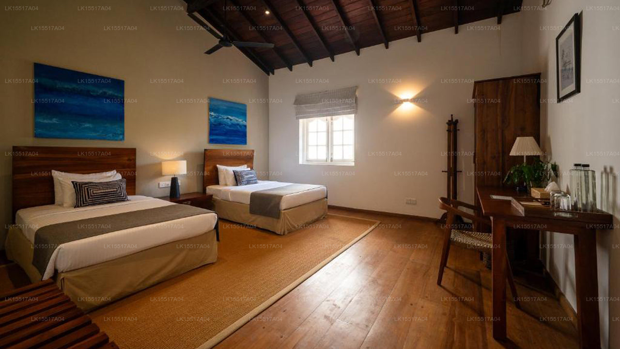 On The Rocks, Unawatuna