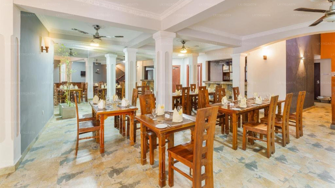 Hotel Travellers Nest, Kandy