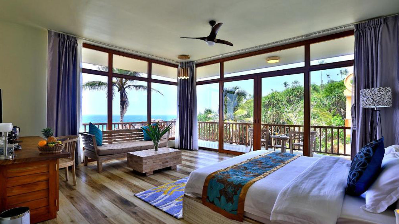 Thaproban Pavilion Waves, Unawatuna