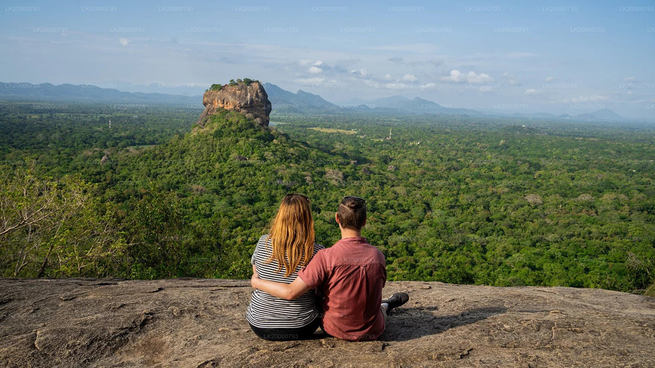 Pidurangala Guided Tour with Entrance Tickets